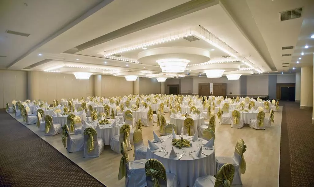 Crystal Admiral Resort Suites & SPA